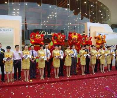 東坑剪彩禮儀供應(yīng)與橫幅在線制作，一站式攝像服務(wù)全程記錄